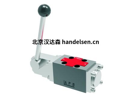 二位四通与三位四通换向阀，手动控制